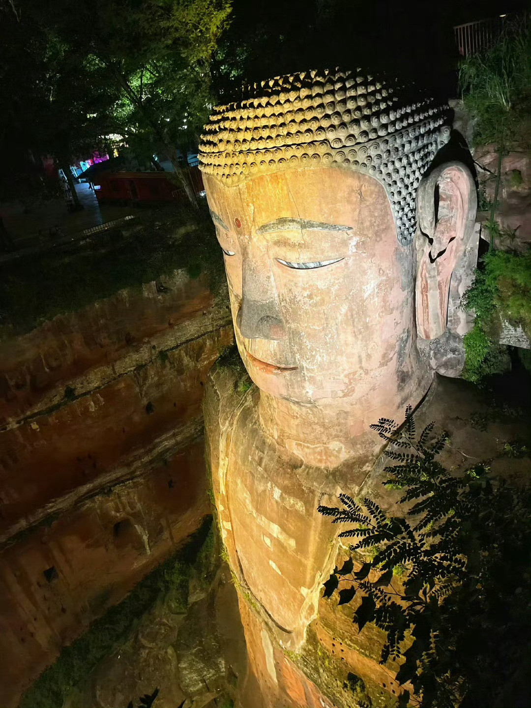 老一辈人说，遇到乐山大佛一定要许愿，真的很灵的​​​