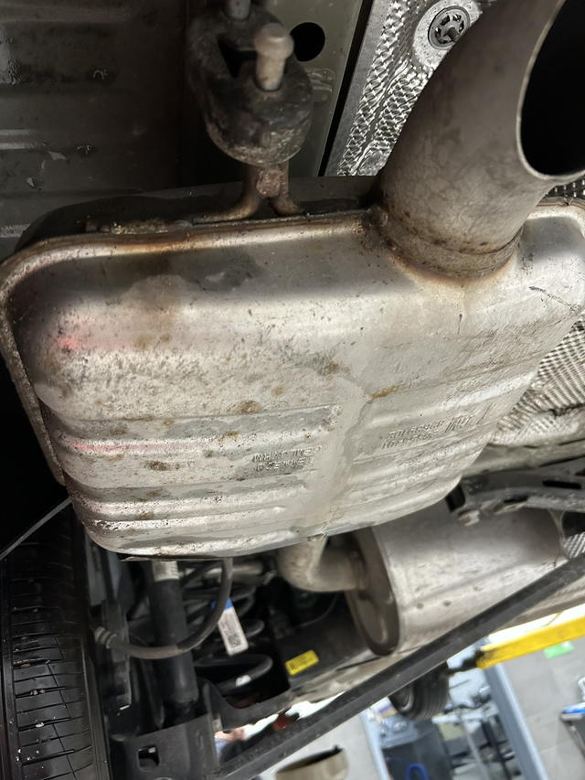 威朗底盘如何自己第一辆车，以前没怎么关注过，这种正常吗，总觉感怪怪的。