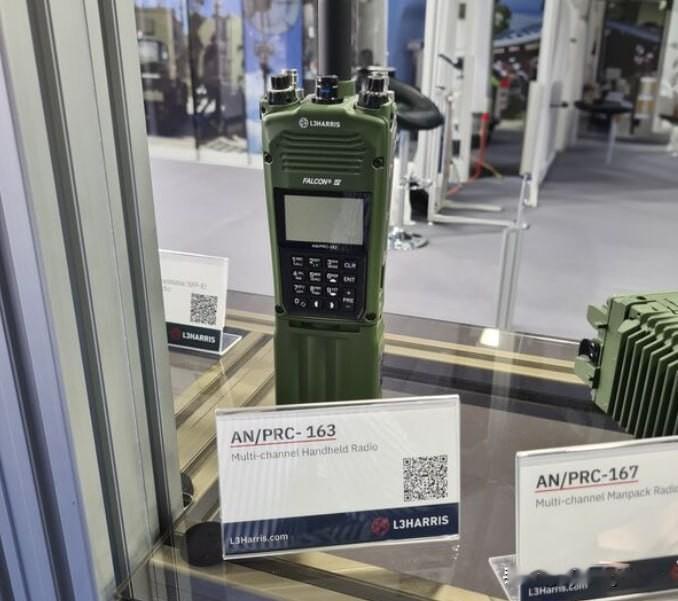 🇬🇧根据LETacCIS项目，英国武装部队已接收1360部现代化多模