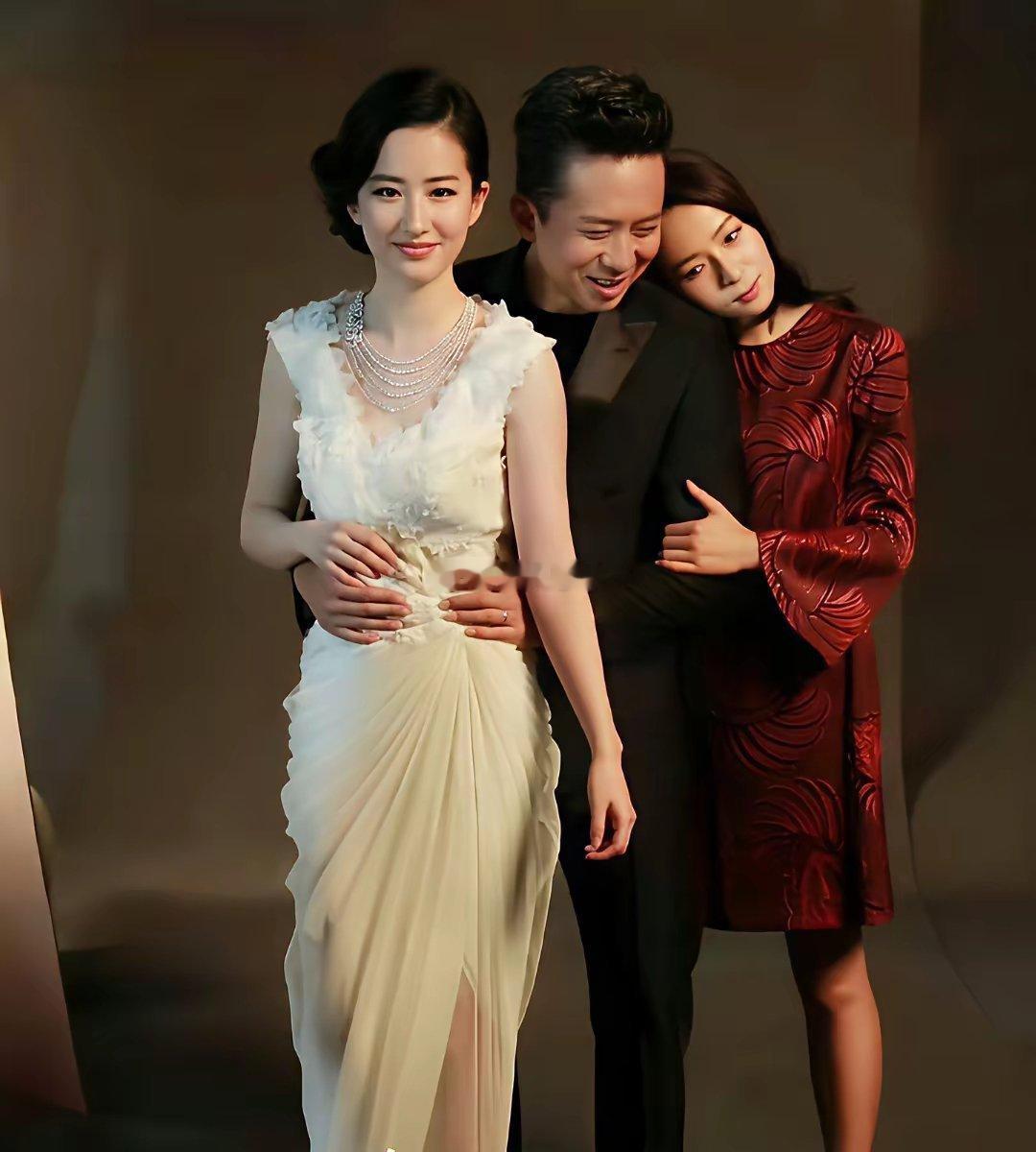 合理怀疑刘亦菲是不是有什么把柄在邓超手里神仙姐姐怎么会同意拍这种照片