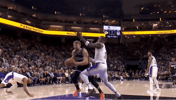 熟悉的味道！威少助攻队友反超湖人！在今天NBA常规赛国王对阵湖人的第二节比赛中