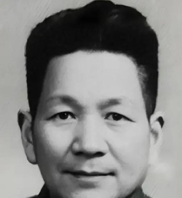 1947年，李天霞派一位最弱的团长，名叫罗文浪，去救孟良崮，结果，这位团长坏了张