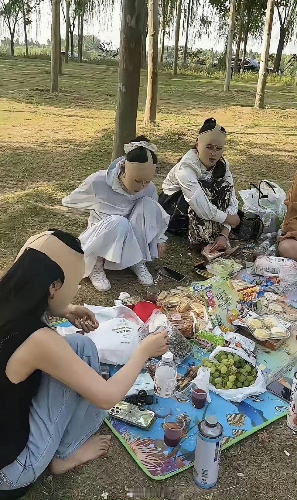 有必要搞成这样吗？这是怕什么