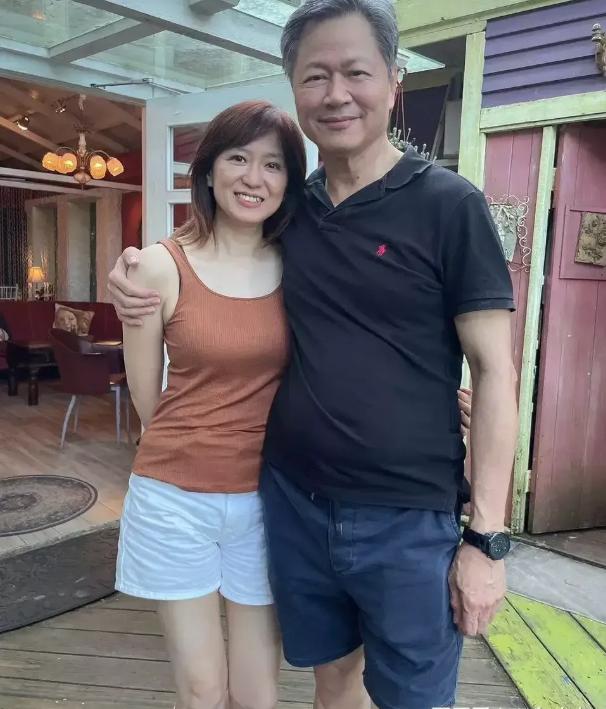 香港卖掉一套巴掌大的老旧鸽子笼，转头到广东中山直接全款秒下一栋视野开阔的缓坡独栋