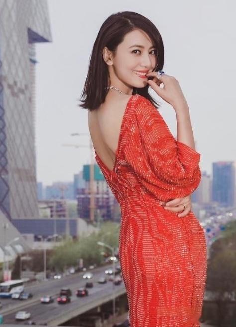 高圆圆：纯净淡然，现代女性的美！