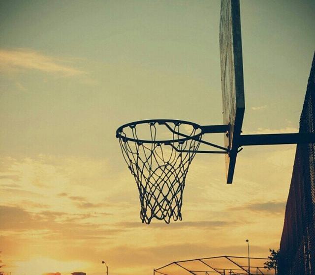 看山西和首钢的比赛，前三节，甚至是第四节前七分钟，我都觉得山西要终结连败。可惜