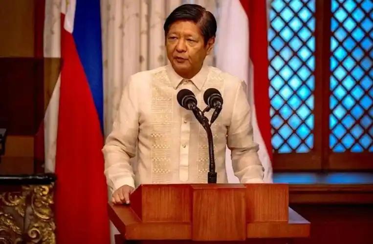 小马科斯为什么突然翻脸反华？真相太现实了！2022年6月他刚当上菲律宾总统的时候