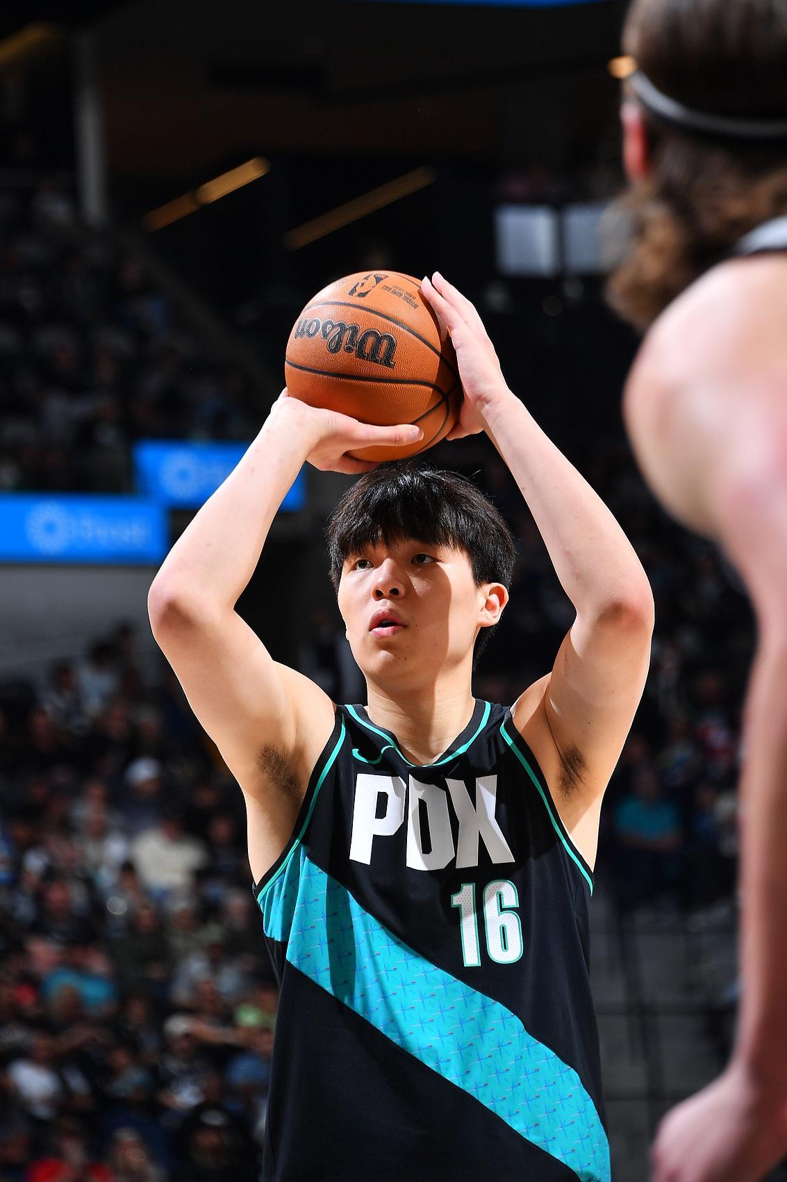 杨瀚森加入开拓者这么久，别的不敢说，罚球进步很大！1，杨瀚森在CBA那两个赛