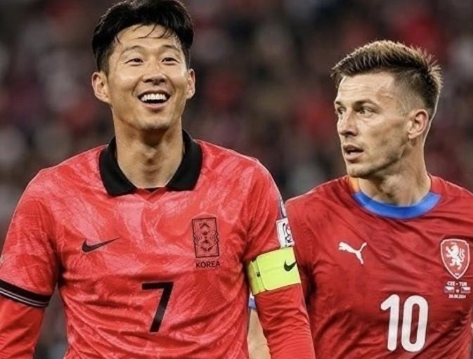 1：0！不出意外，韩国队或将小组出局！双方上半场比赛结束，两队战成0：0。但是