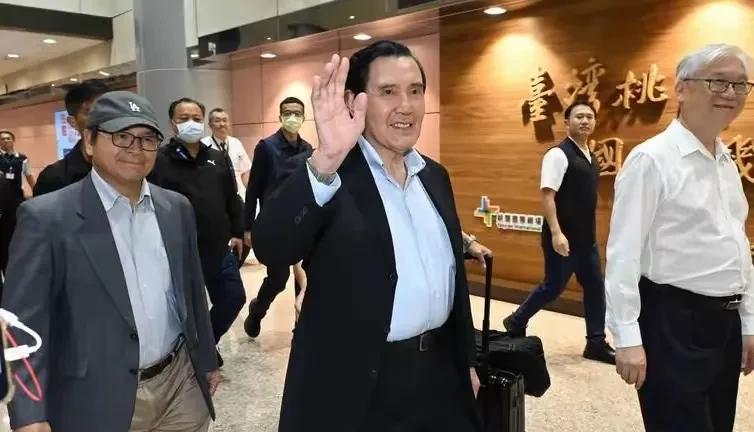 有人不敢问：随同马英九的人里面会不会有台湾特工？他们趁机获取相关情报并伺机破坏！