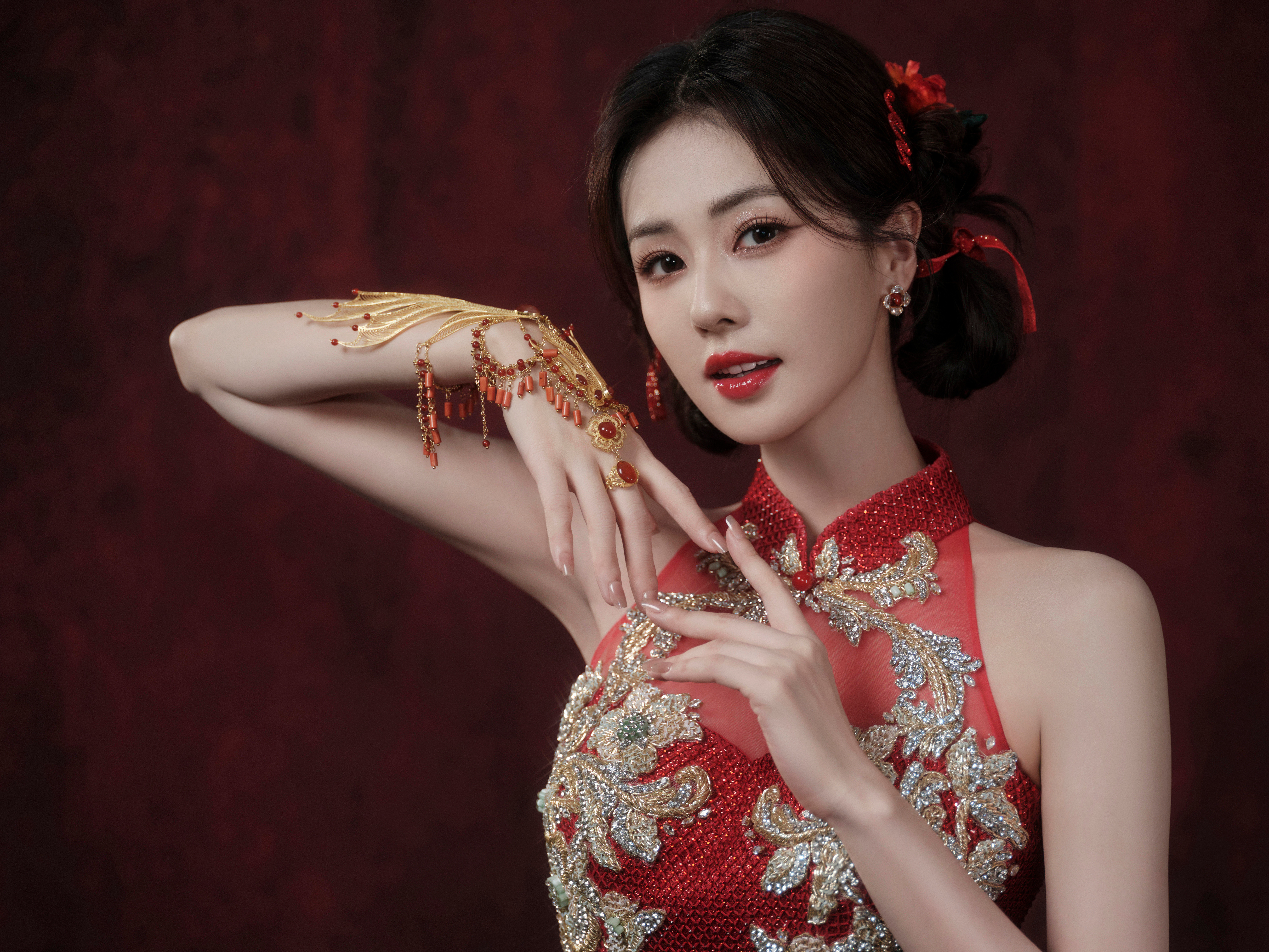 白鹿掌管挂脖的神挂脖几年前就有啦猜猜下回又会出什么神[滑稽笑]​​​
