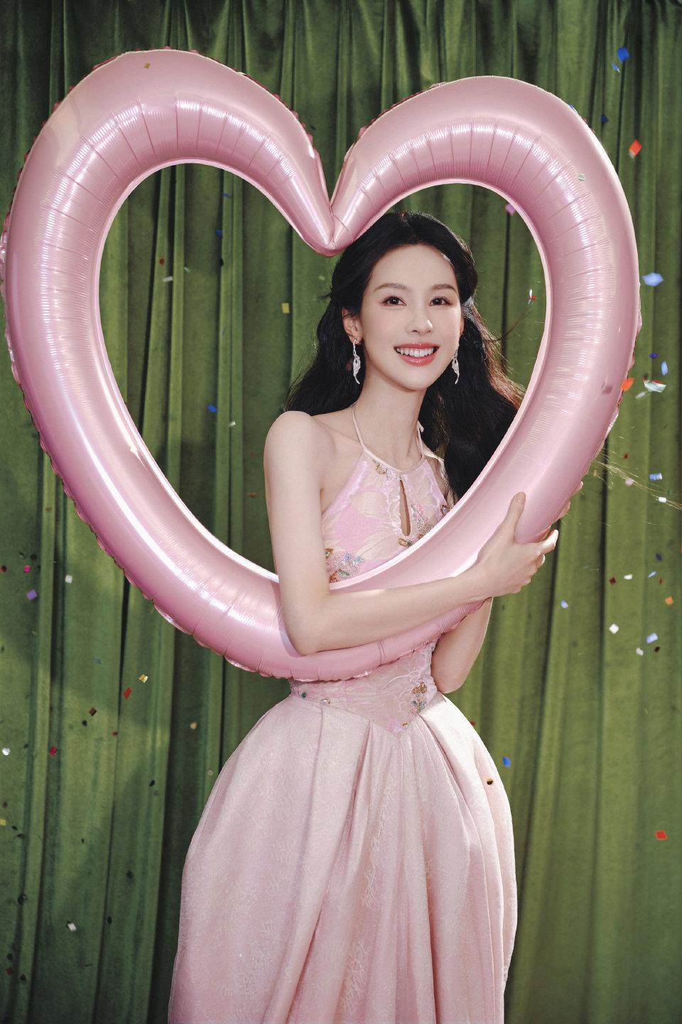 陈都灵百花迎春造型出图❗️嘟嘟好美吧！