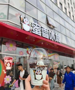 河南经济算是真正开始崛起了，中西部第一个经济崛起的省份，也是目前唯一一个非沿海省