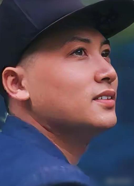 你替迟重瑞惋惜？太蠢。38岁那年，他推掉所有戏约。把唐僧的袈裟，换成紫檀算盘