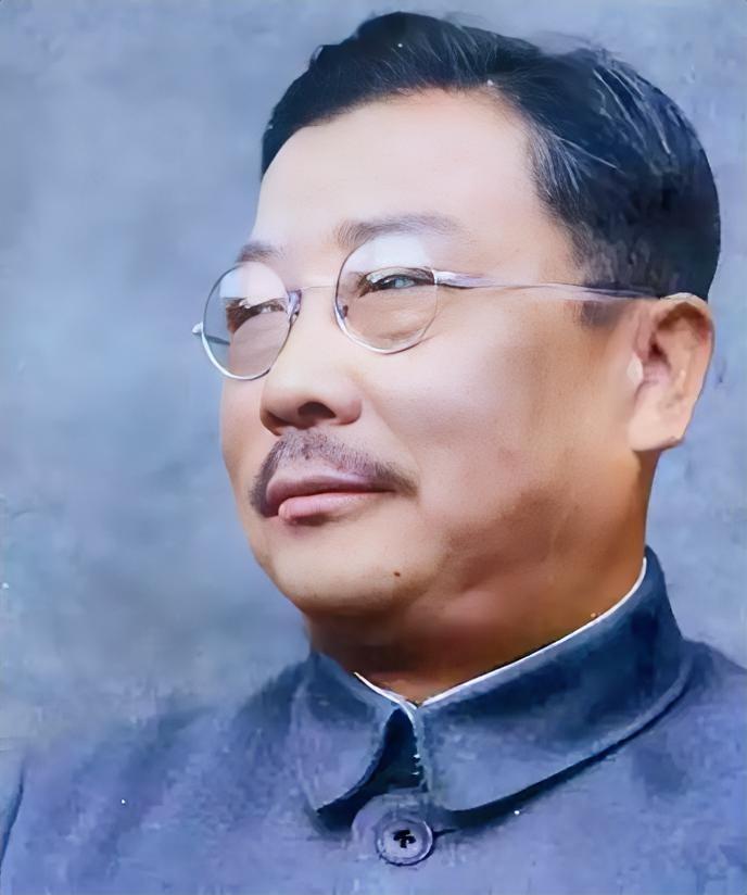 1949年，李克农突然笑问毛主席：“主席，你知道美国总统每天上班后的第一件事是什