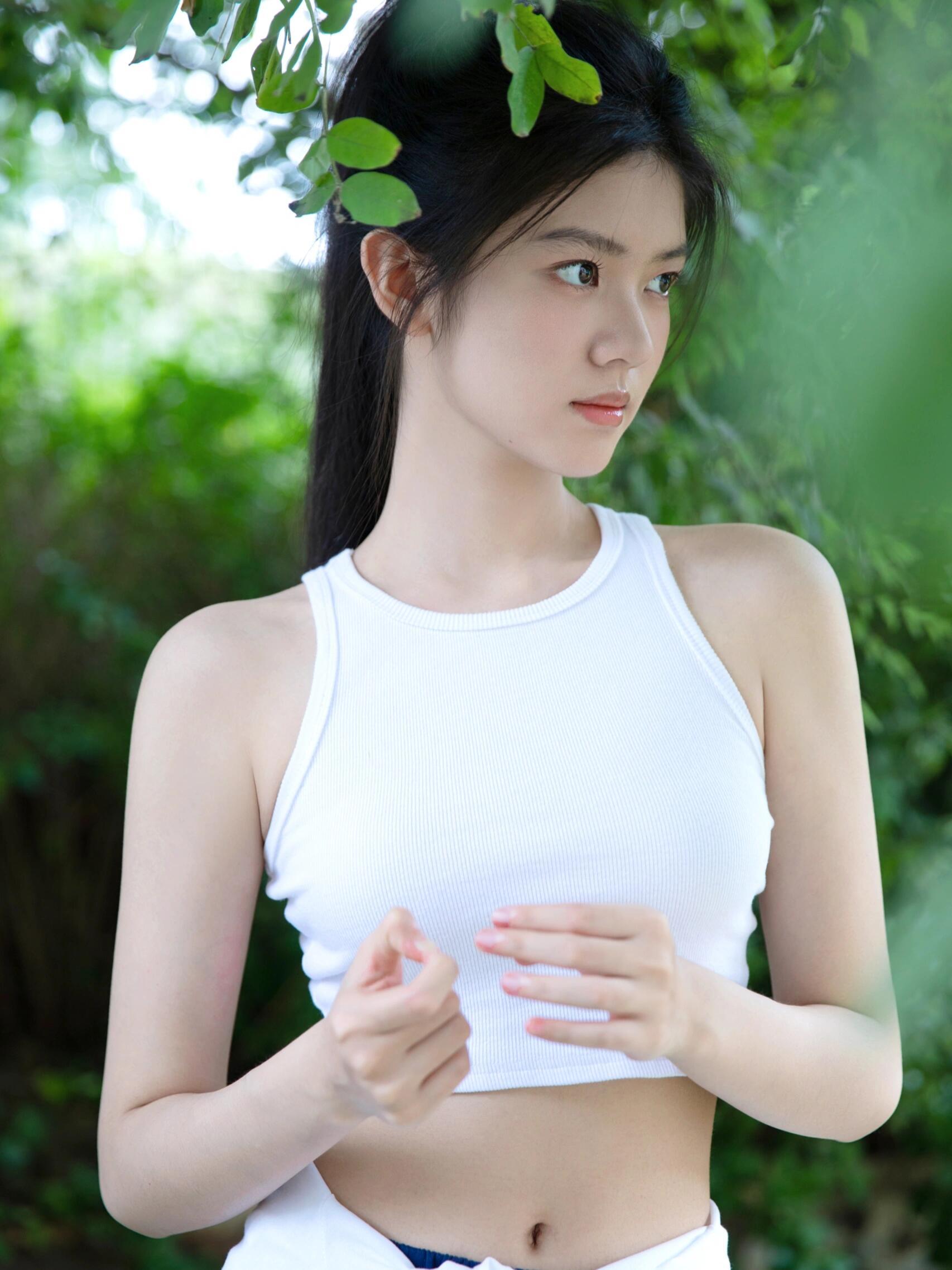 赵蕴卓夏季氧气感美照🍃🧃​​​