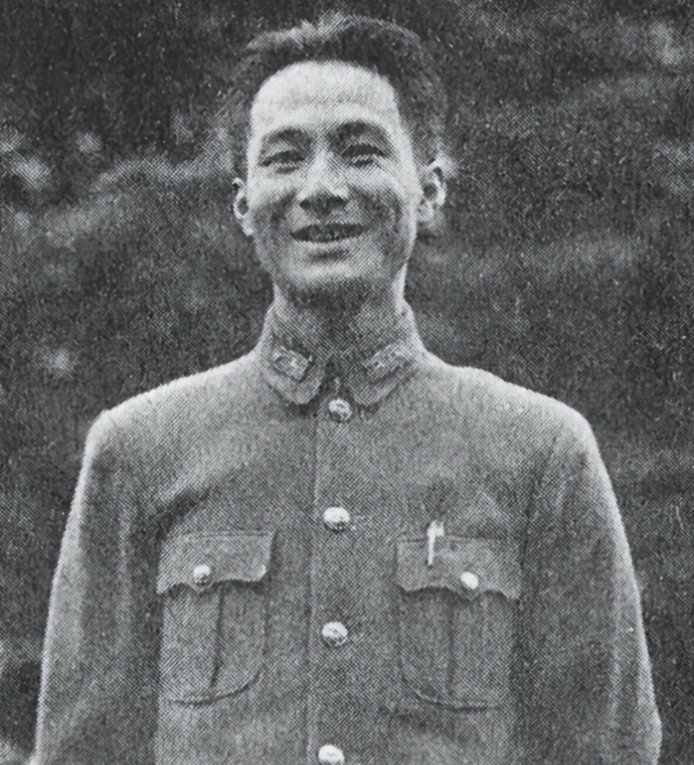 1948年，区寿年被俘。21年前，他当营长，粟裕是班长。如今重逢，粟裕只叹一句：
