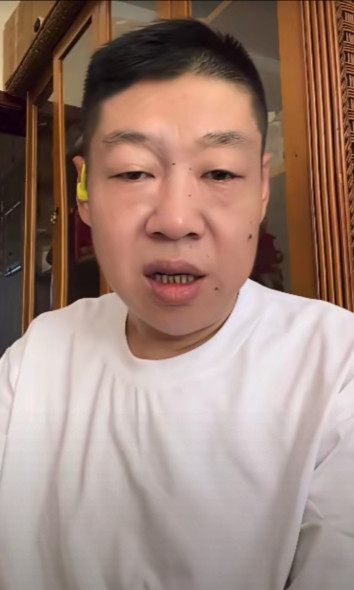昨天刘喆和李鹤彪都正面回击了让嫂对郭德纲的辱骂，两个人同时提到一个细节：德云社曾