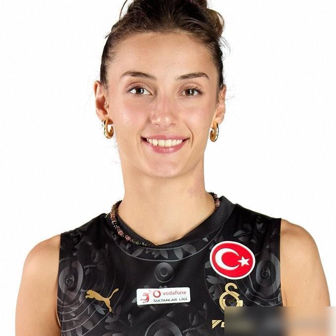 瓦基弗银行这操作，你看得懂吗？冠军刚到手，养了十几年的亲闺女就不要了。前脚刚