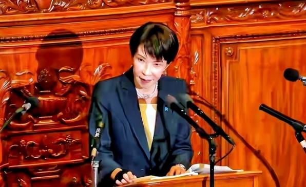 日本政府估计也没想到，高市早苗的“逆天”操作意外帮中国解决了两大问题，第一个便是