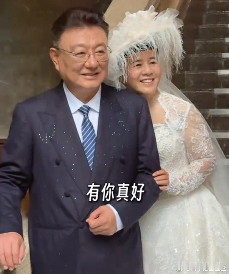 王宁和刘纯燕因为晒了结婚纪念照被网友喷，评论区的措辞实在有些不堪入目。两人结婚