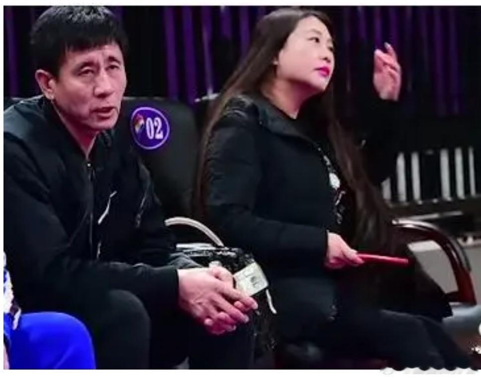 网传消息聊聊郭艾伦与广州龙狮的续约风波。据说郭艾伦父母曾多次前往广州...