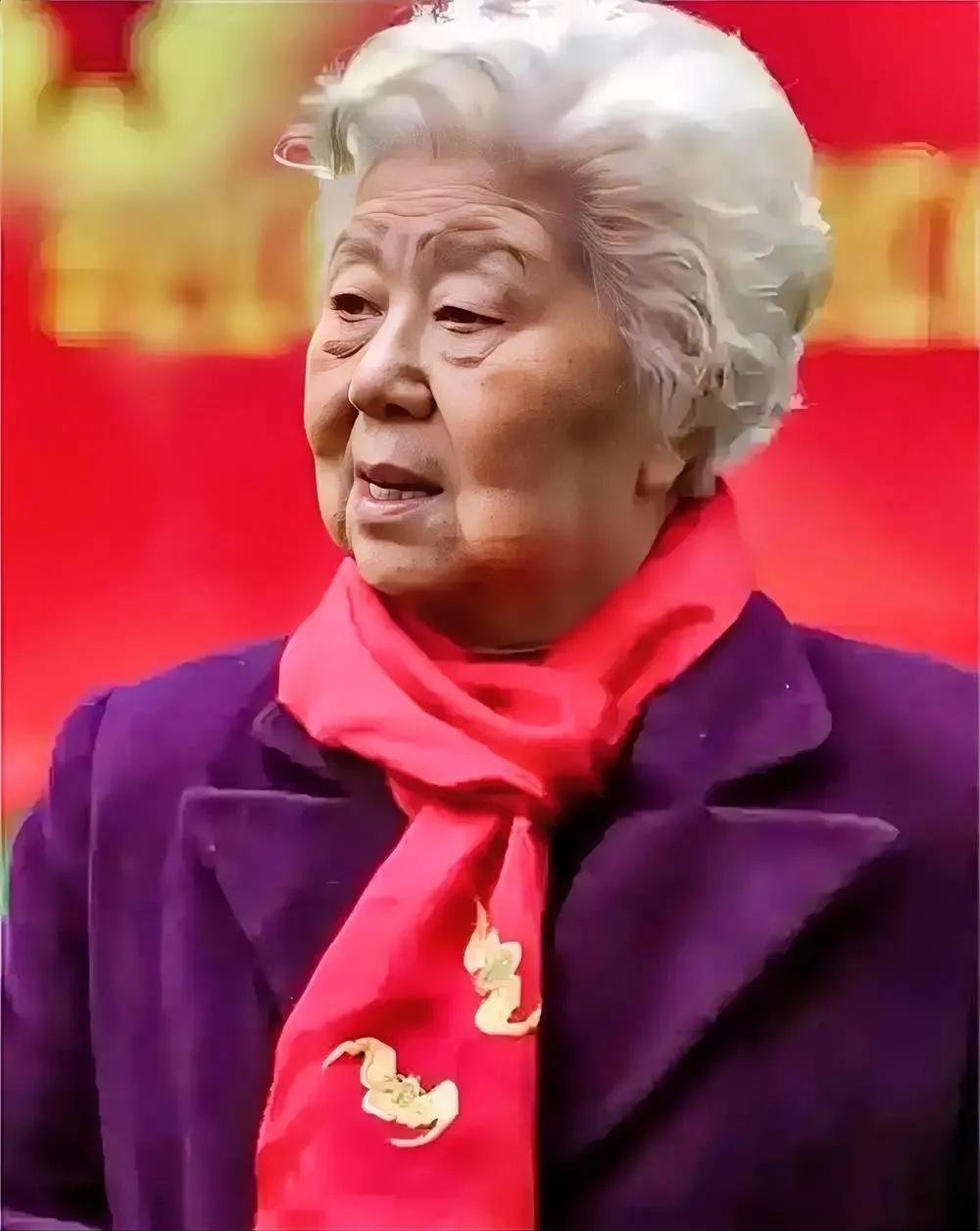 1948年6月，江竹筠遭党内叛徒出卖，身陷渣滓洞；1949年11月14日，她英勇