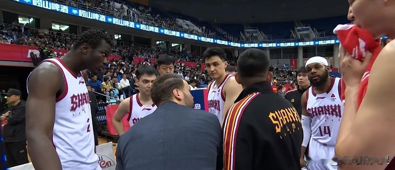 山西90:86客场掀翻青岛。大比分1:0，回到主场作战。这场比赛，山西队前