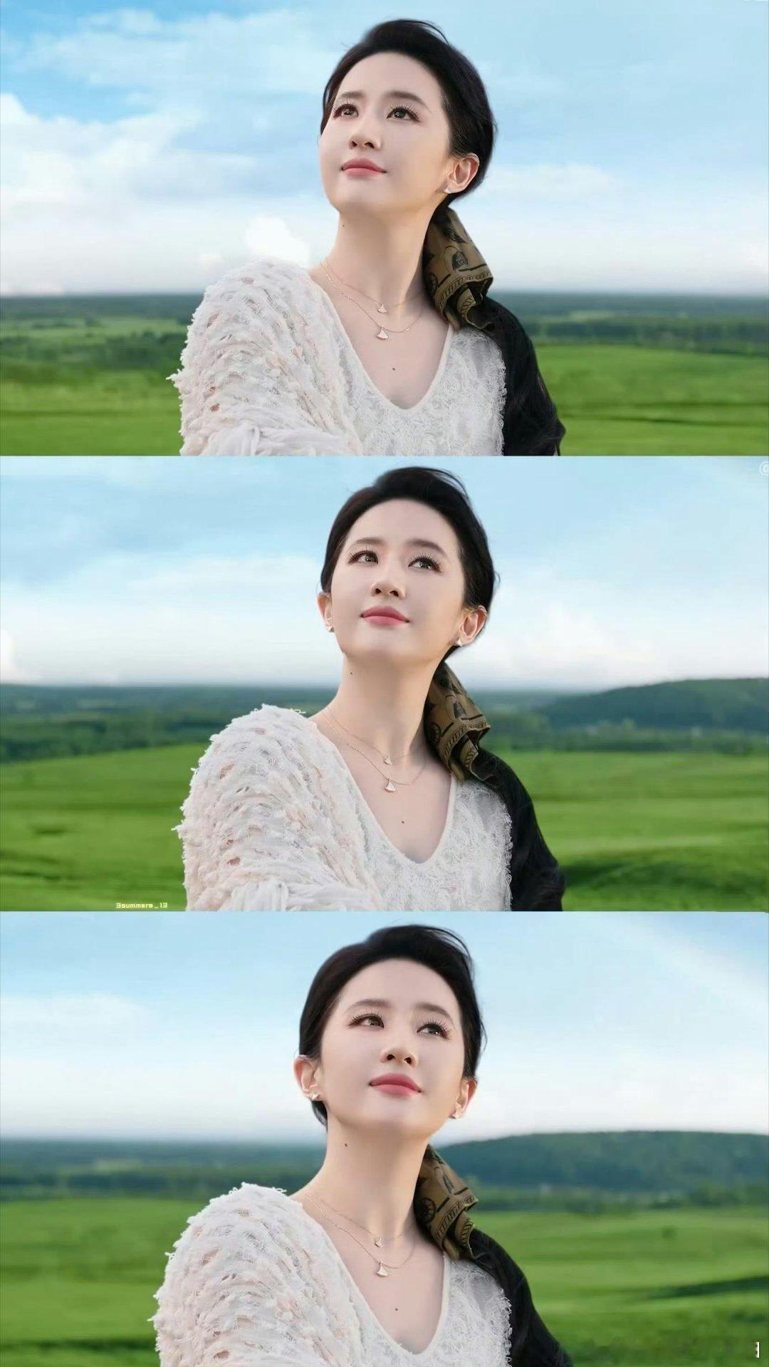 游牧风的刘亦菲更美了刘亦菲的游牧风氛围感直接拉满！辽阔草原为背景，流苏裙随风摇