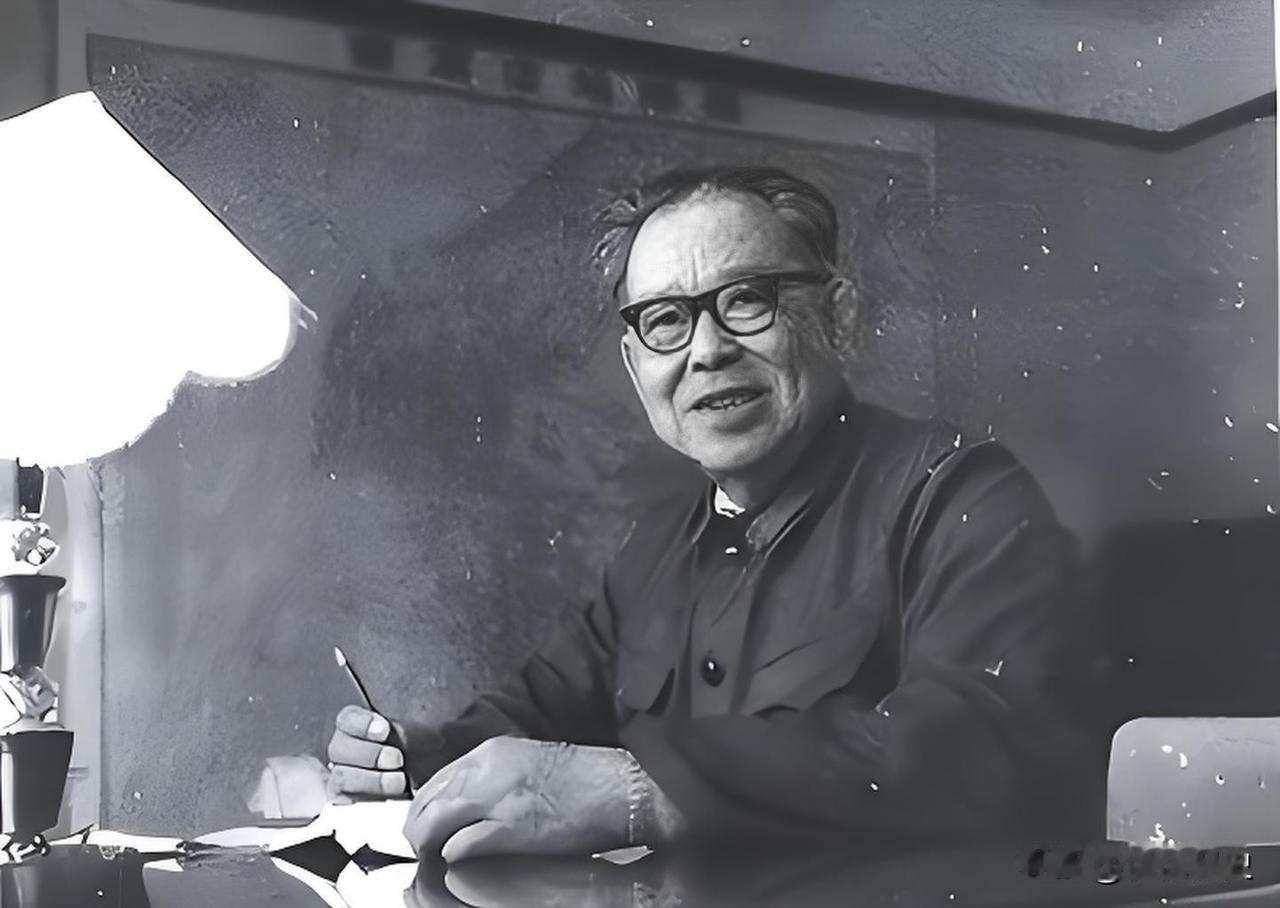 1975年的南京，春寒料峭的风还裹着几分凉意，刚走马上任南京军区政委的廖汉生中将