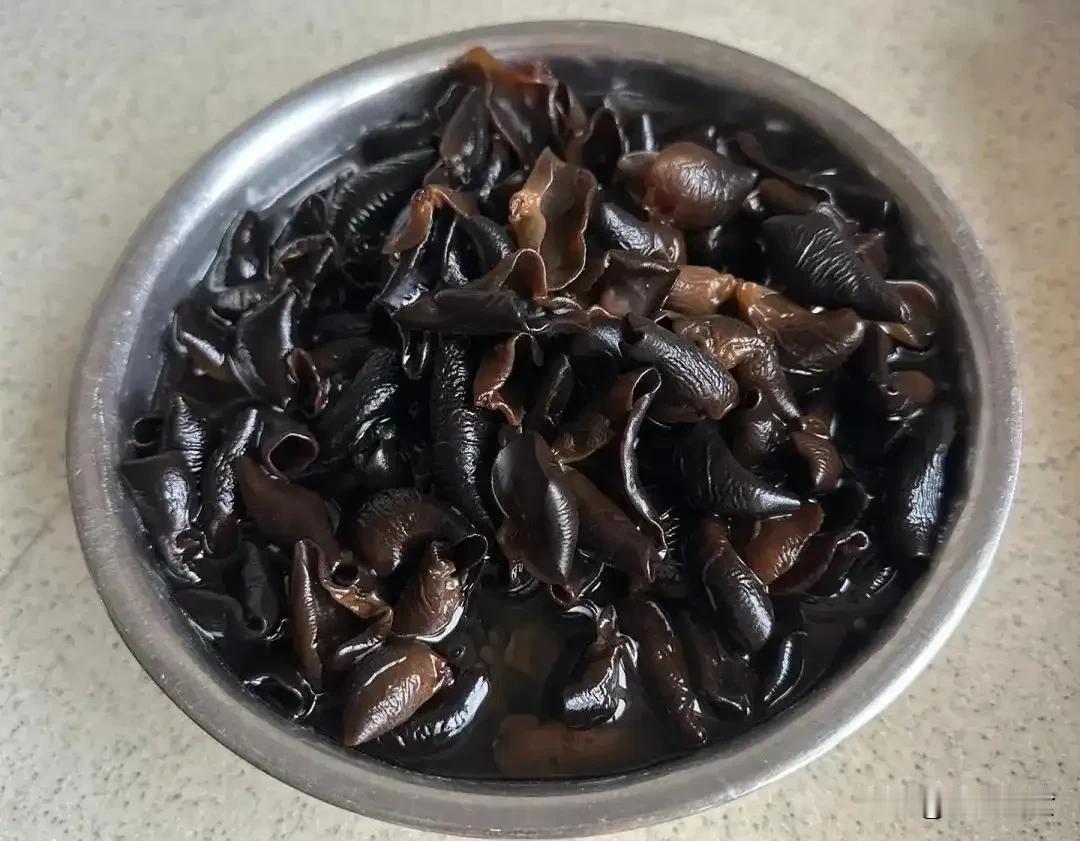 提醒：煮熟也有毒，一口都别吃！很多家庭天天在吃，看完赶紧扔掉！不少人一直抱