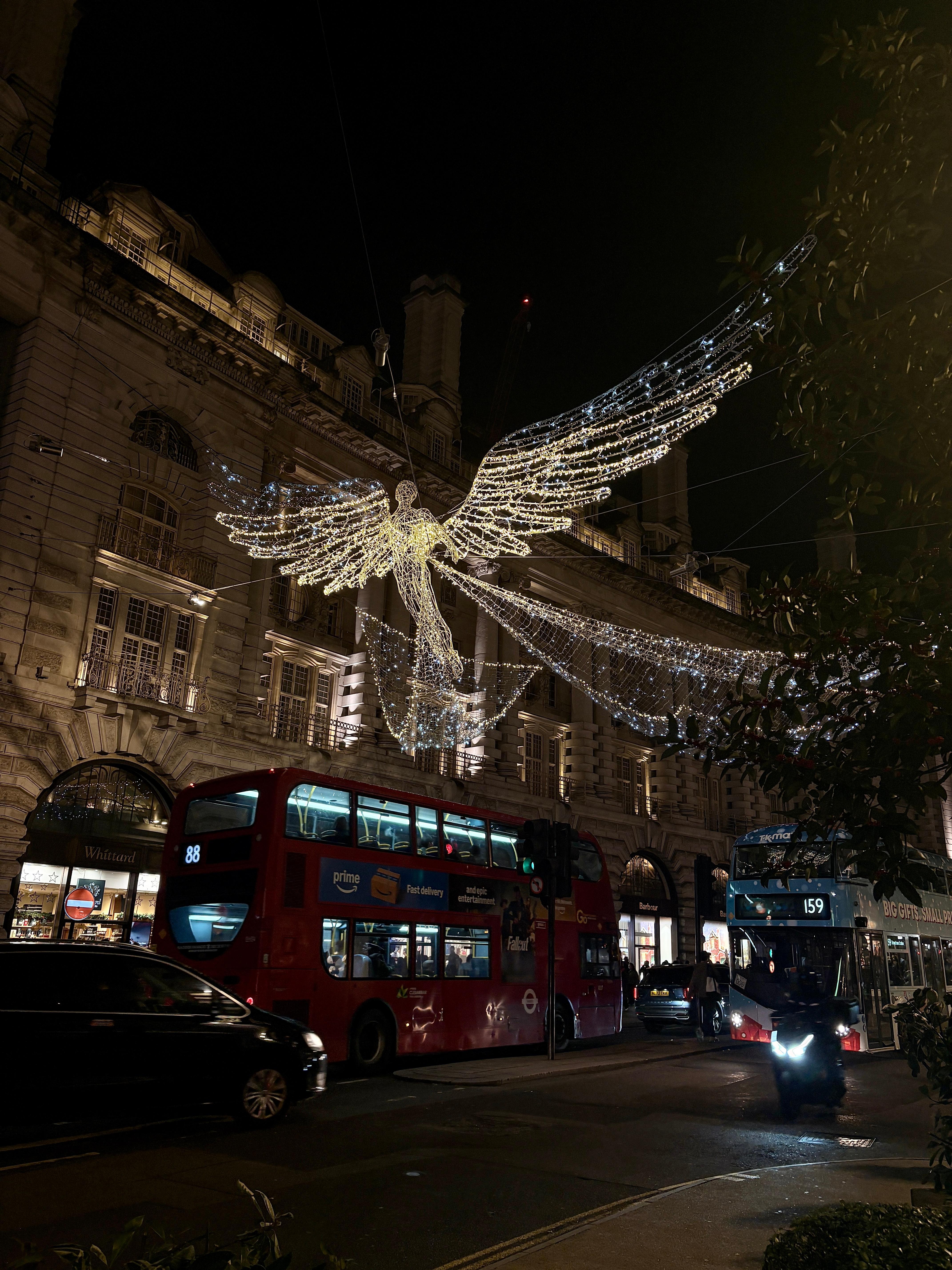 睡到自然醒起床拥抱太阳吃很多美食的悠闲日子