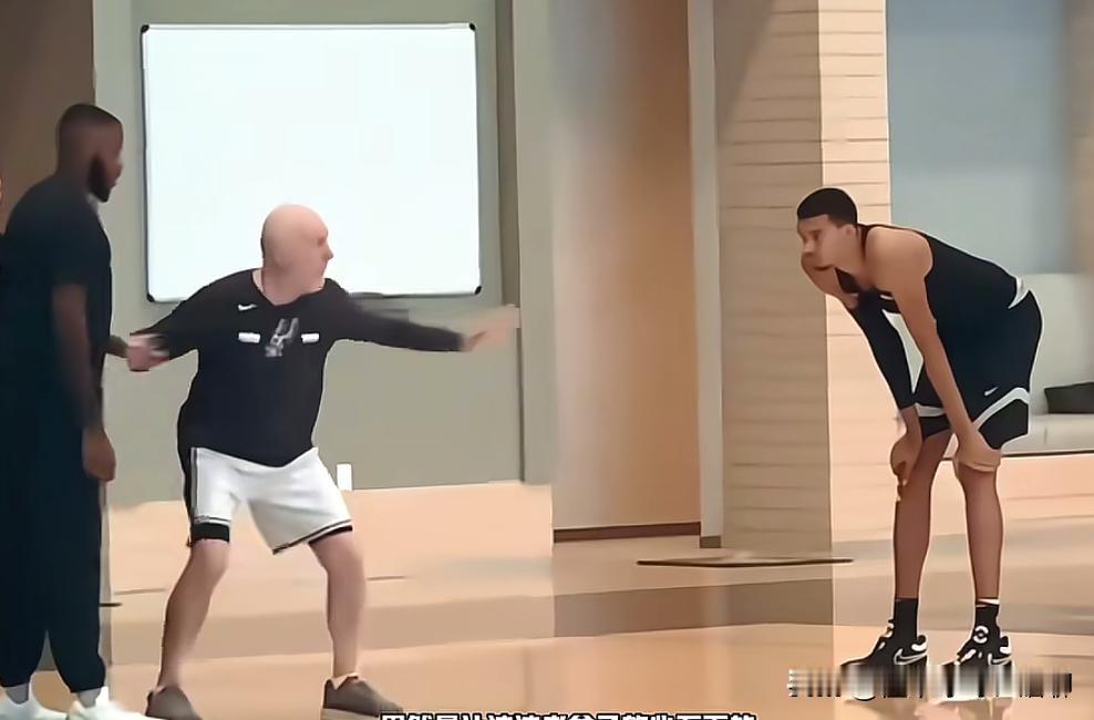 波波维奇放不下的还是马刺波老爷子对于马刺的情怀那是无与伦比的直到现在都还放不