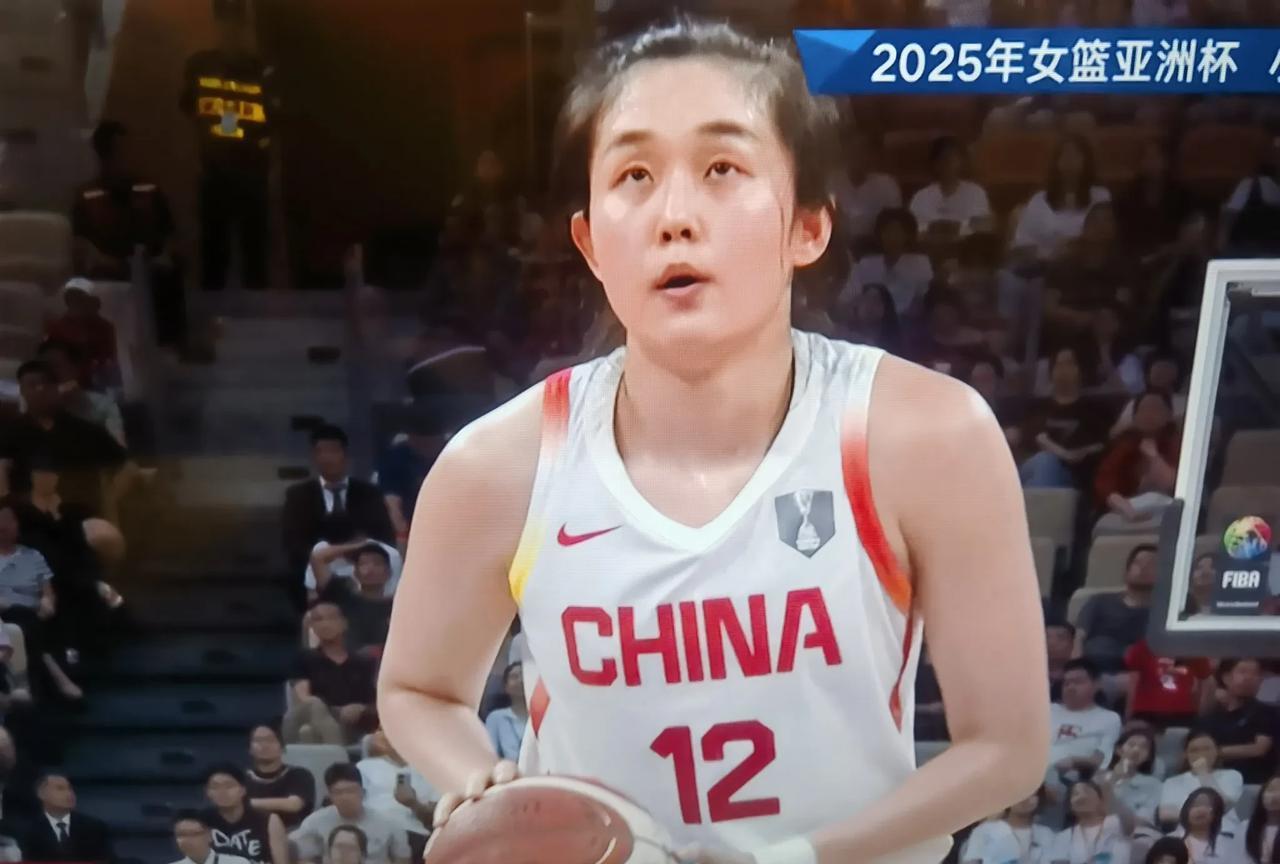 潘臻琦为什么能坐稳中国女篮的主力？其实潘臻奇是中国女篮绝对不可缺少的