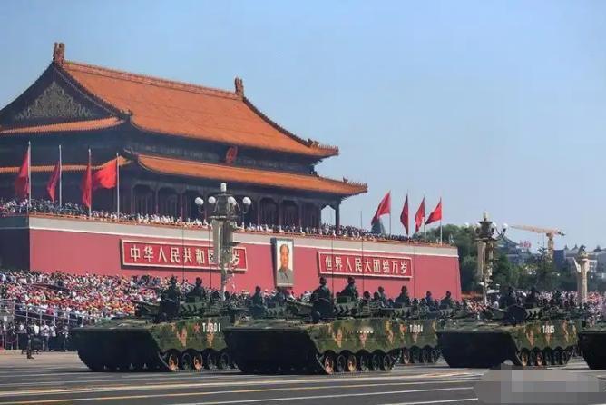 不得不佩服东大的智慧，今年的9.3胜利日阅兵，大大方方邀请国民党抗战老兵参加。那