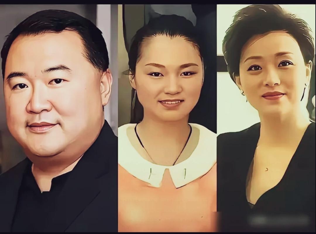 杨澜一家三口长相对比一下，女儿像爸爸。