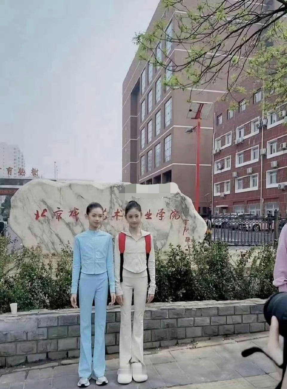人每天奔波劳碌,究竟是为了什么?究竟为了什么呢？瞧瞧如今的艺考生，竞争得多激烈啊