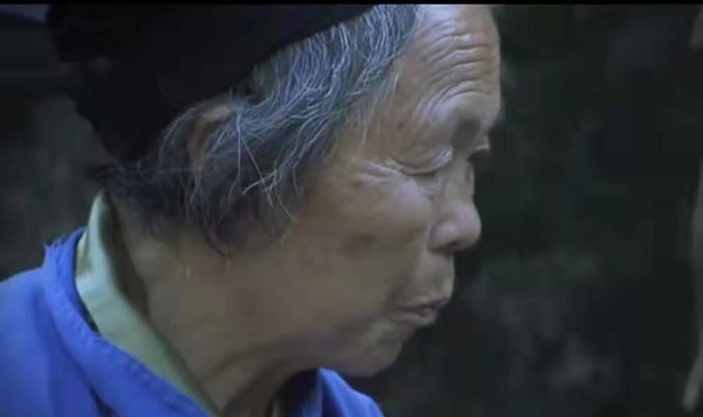 “家有千担粮，决不养无情弃子娘”这位老太一婚从云南远嫁四川，这