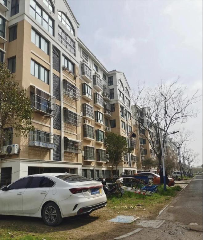 买房那会儿，我被一个破问题折磨了整整一个月：选几楼。售楼小姐嘴皮子一碰，说啥