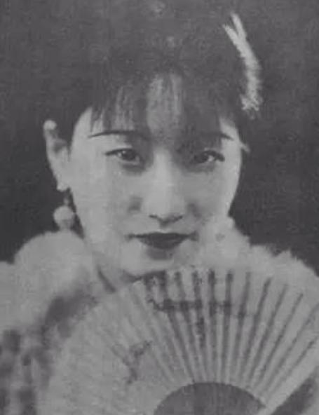1961年，翁瑞午死了1年，陆小曼竟穷得连鸡蛋都吃不起了，却卖了唯一的貂皮大衣，