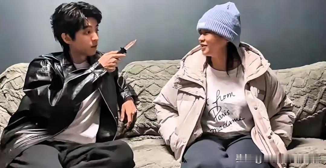 全红婵太有魅力了，就是来看场话剧，差点就变成了粉丝见面会。大家应该都刷到了