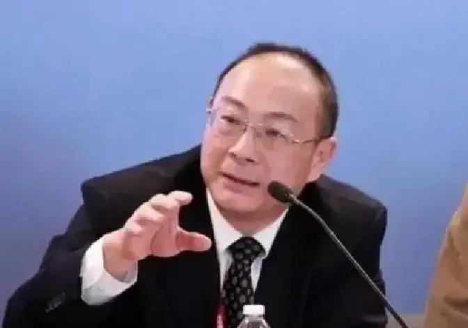 真要走到那一步，台海的场面可能比想象中冷清得多。美国回头一身后可能没几个人。