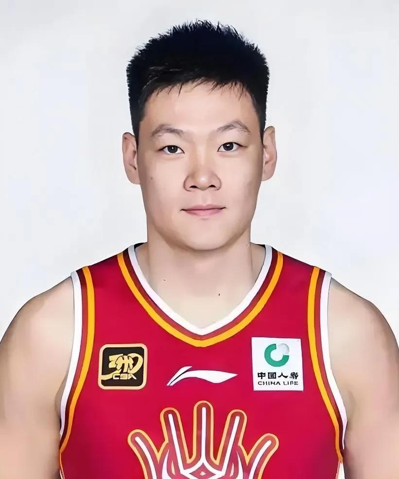张宁啊张宁，你究竟是什么人缘？怎么一到国家队就出场时间寥寥！中国男篮对阵委内瑞