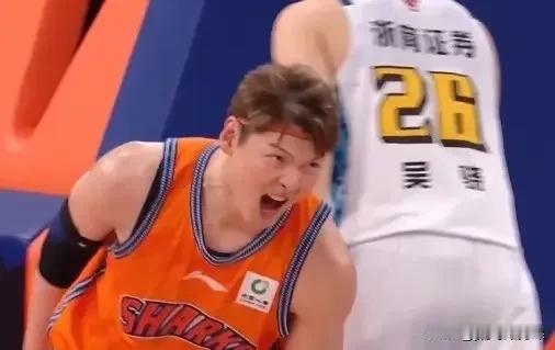 上海欲冲击三连冠，保留这5大国内主力是基本保障:1.后卫--偰李永炜2