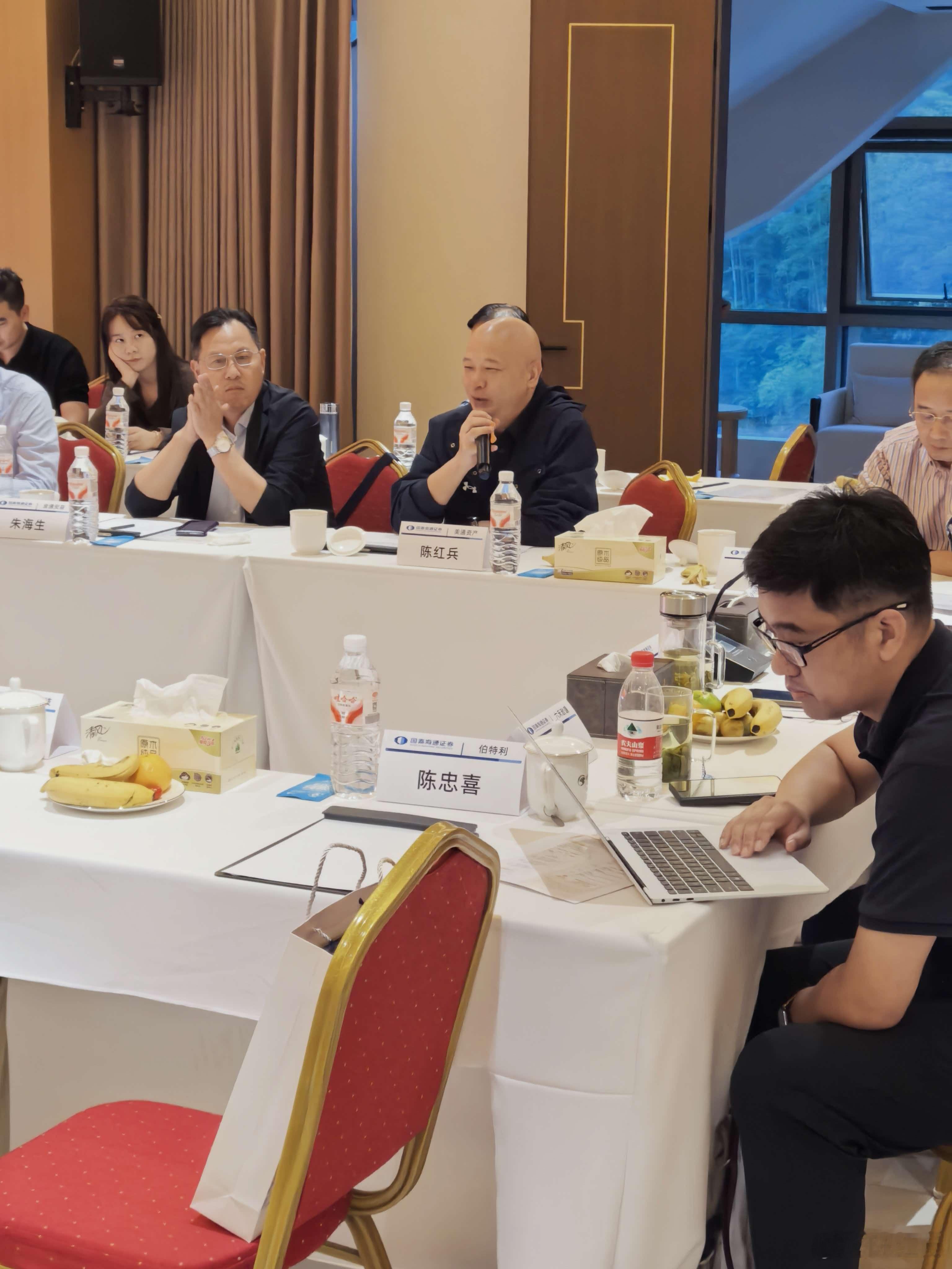 私募代表发言毫无准备,让我作为私募代表发言,对面是十多家上市公司代表,十多家私募