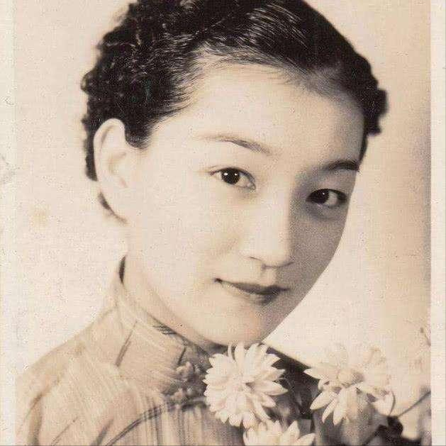 陆小曼一向敢爱敢恨，极具个性，她与徐志摩的婚姻也一度成为民国时期社交圈的焦点。深