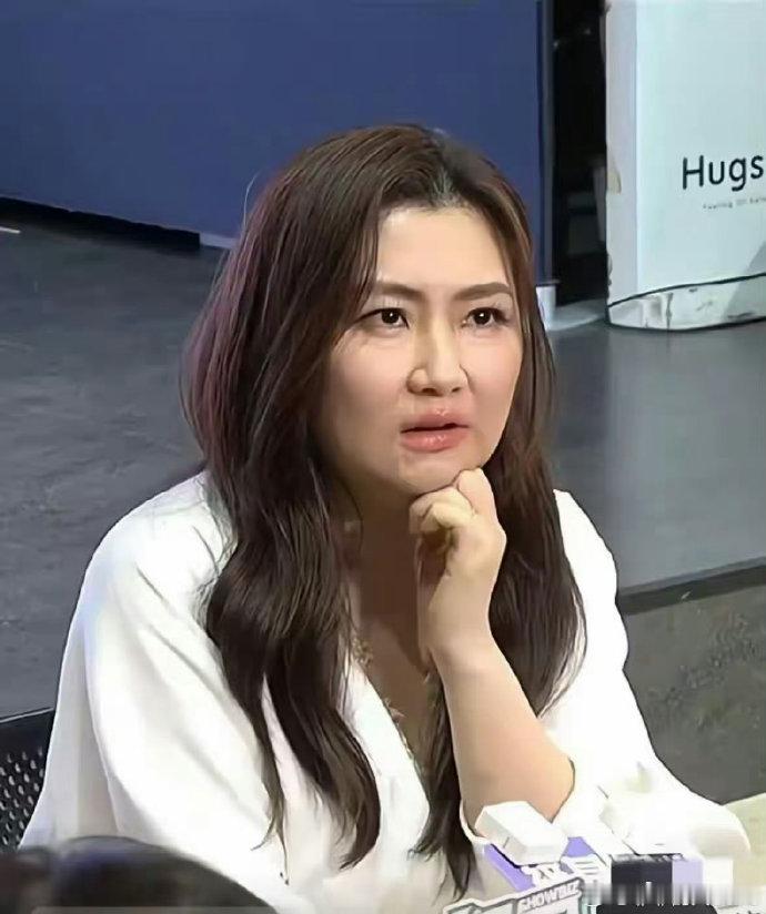 任家萱自从走过生死关后，一切都看淡了。身材，颜值什么都无所谓