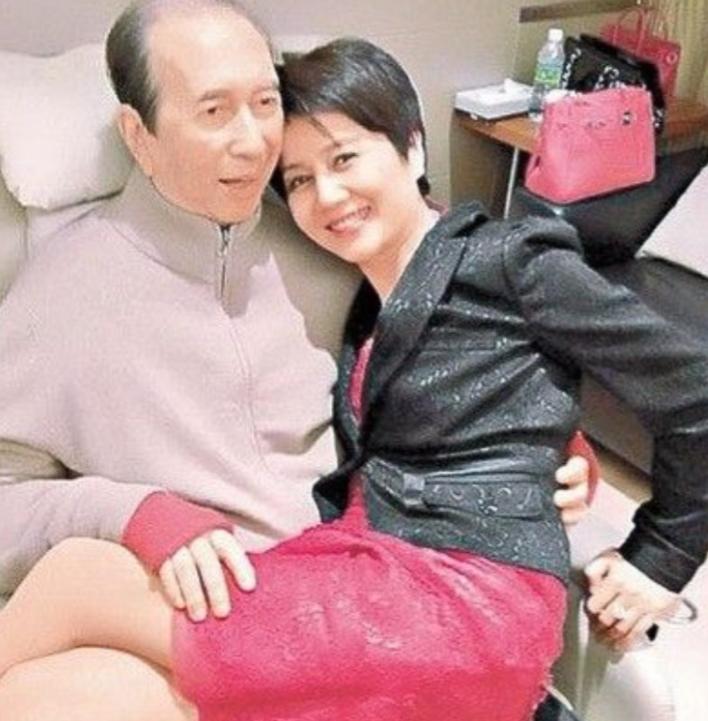 1986年，65岁的何鸿燊对26岁的梁安琪说“只要你愿意做我的四太太，我每个月给