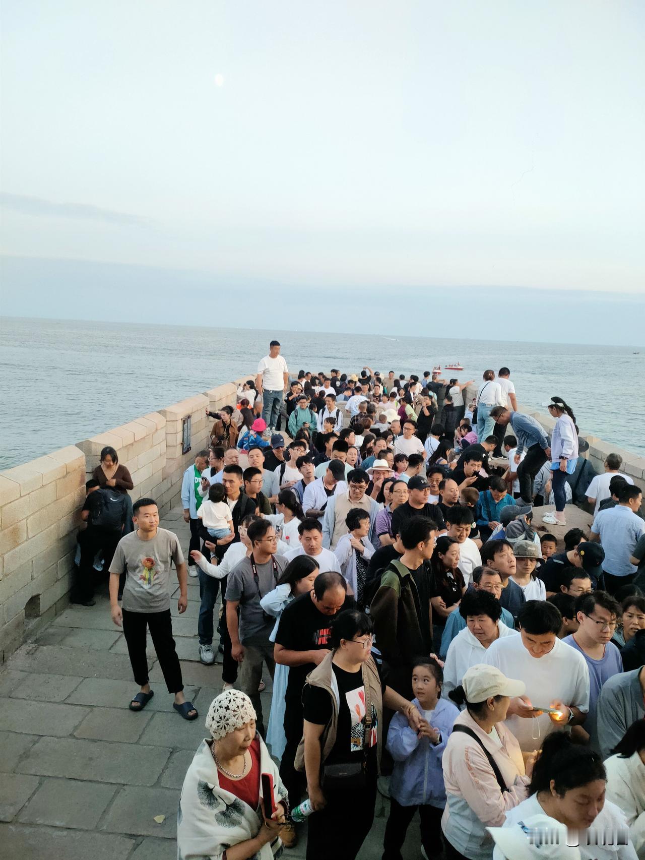 国庆出游景点人流量记录