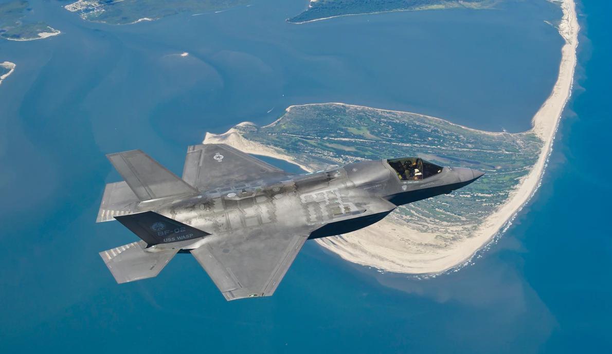 这次印度真是“捡到宝”了。F-35B整机落手里，可不是捡了架破飞机，是捡了一堆美
